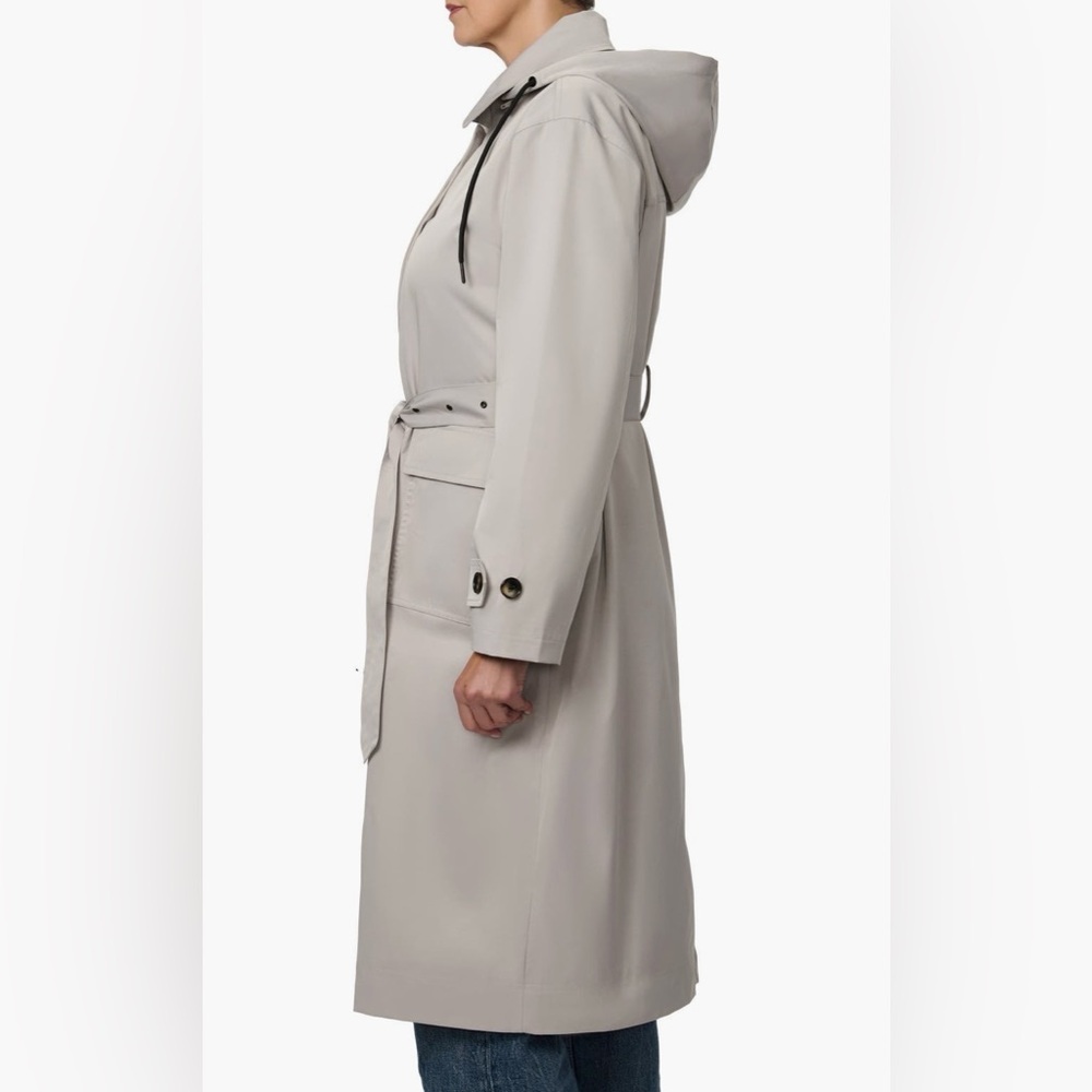 Bernardo Hooded Functional Raincoat
In: Ash - Picture 5 of 8